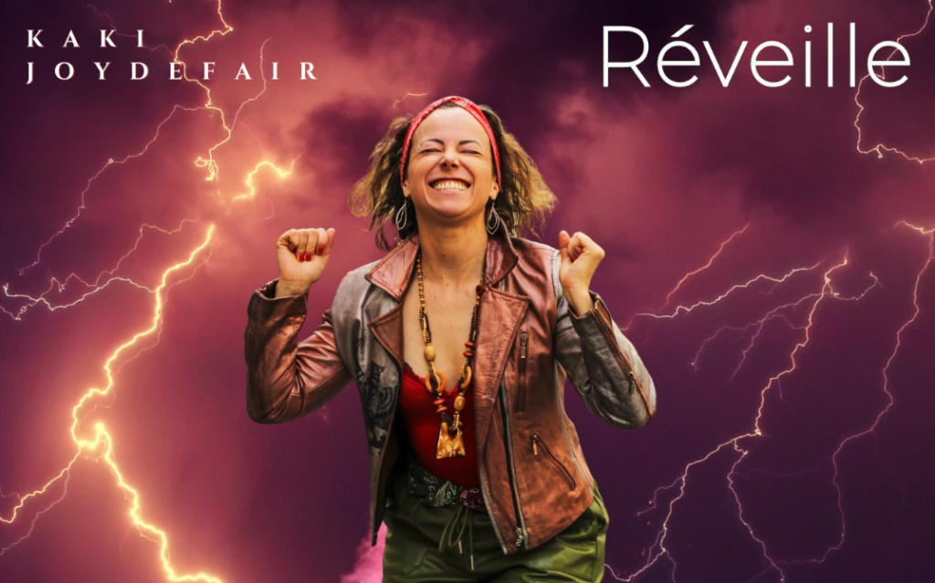 Photo de Kaki Joydefair arrive dans vos vies avec son « RÉVEILLE » !