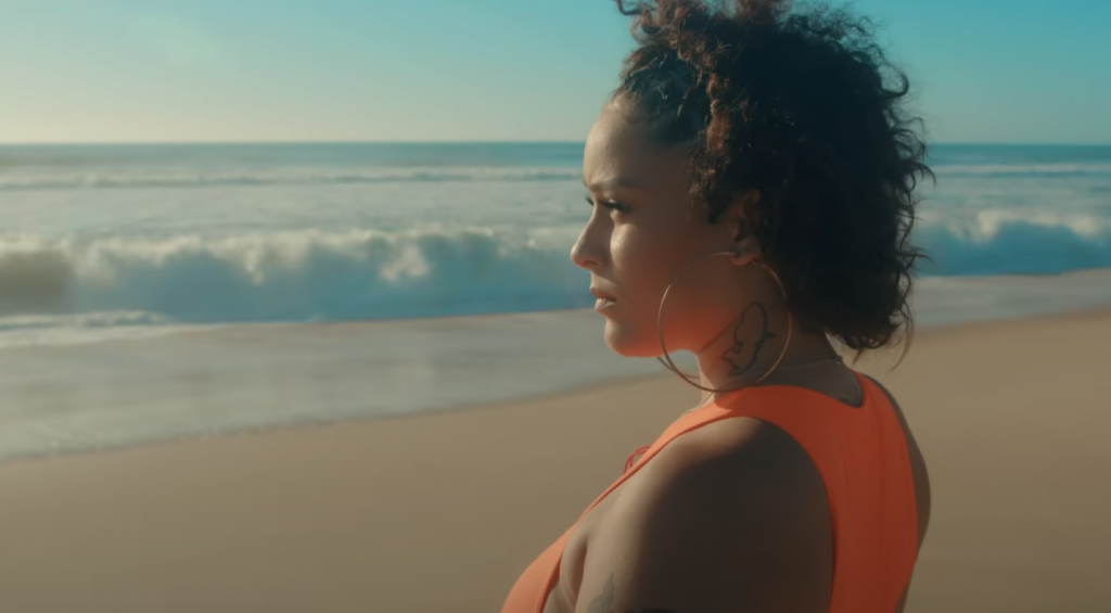 Photo de TANEYAH ouvre son cœur dans son nouveau clip « Toi et moi »