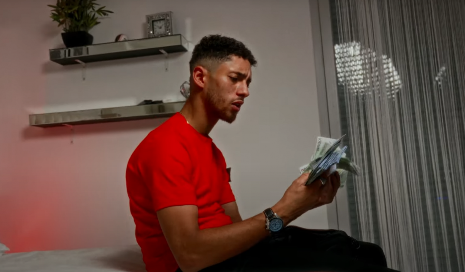 Photo de KRUSSTY dévoile le premier épisode de « Traqué Par l'Ombre »