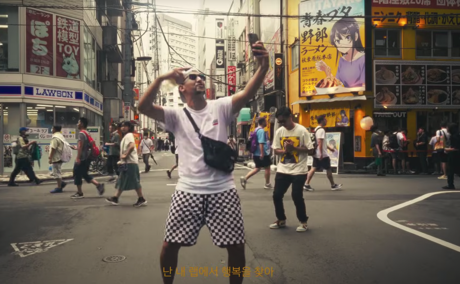 Photo de Cookiesan, entre Paris, Séoul et Tokyo pour son nouveau clip « LISA »