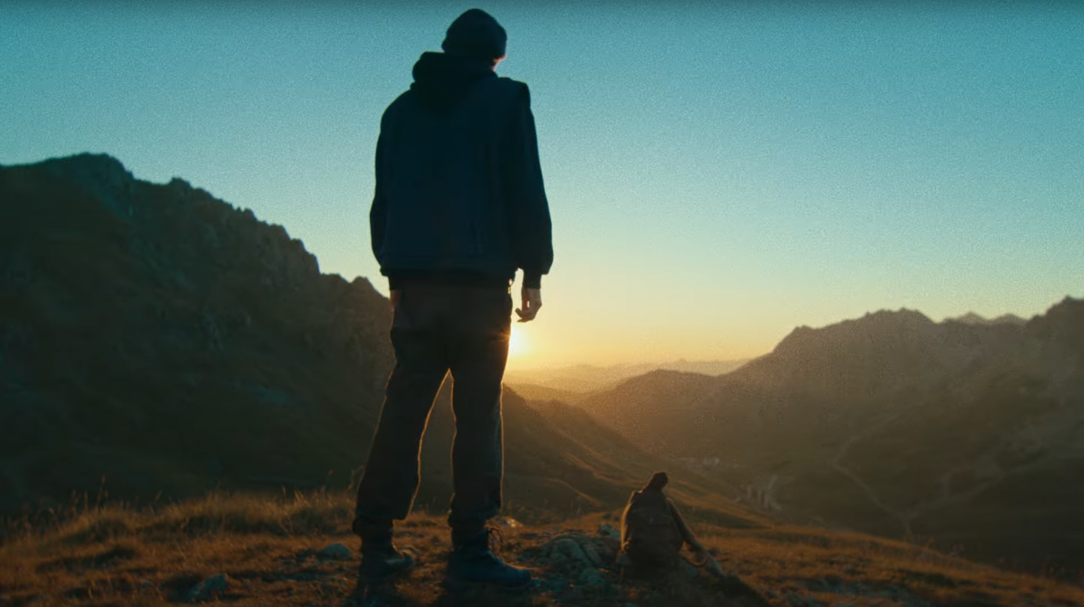 Photo de Dakkøn, « Loin d'imaginer » dans son nouveau clip