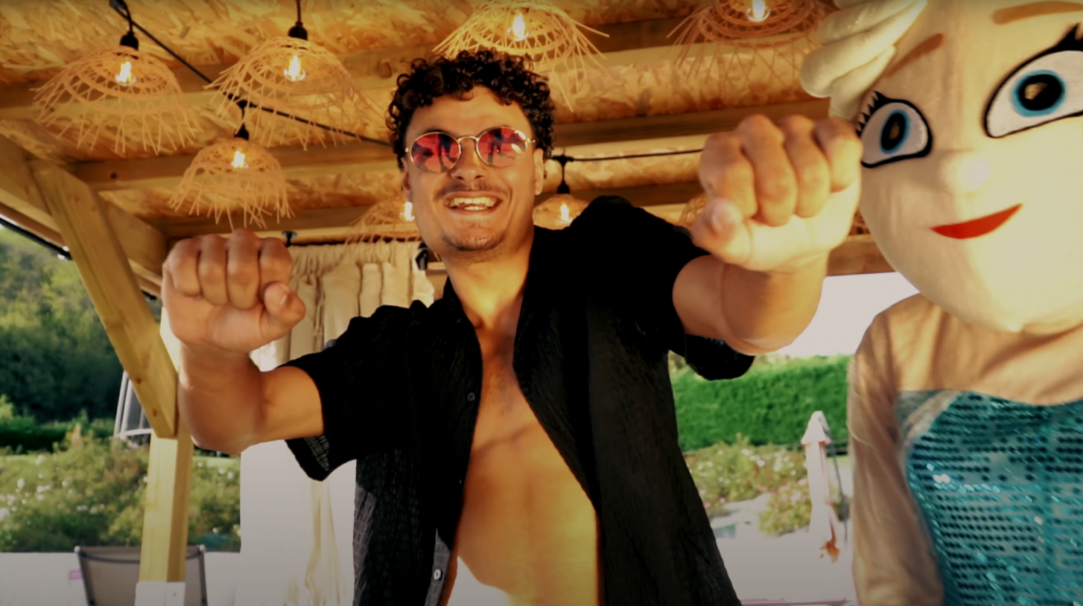 Photo de REPTINKS envoie du très lourd dans son nouveau clip « ELSA »