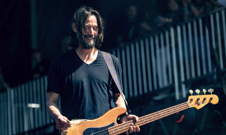 Photo de Keanu Reeves a pris des cours de basse avec Flea des Red Hot Chili Peppers