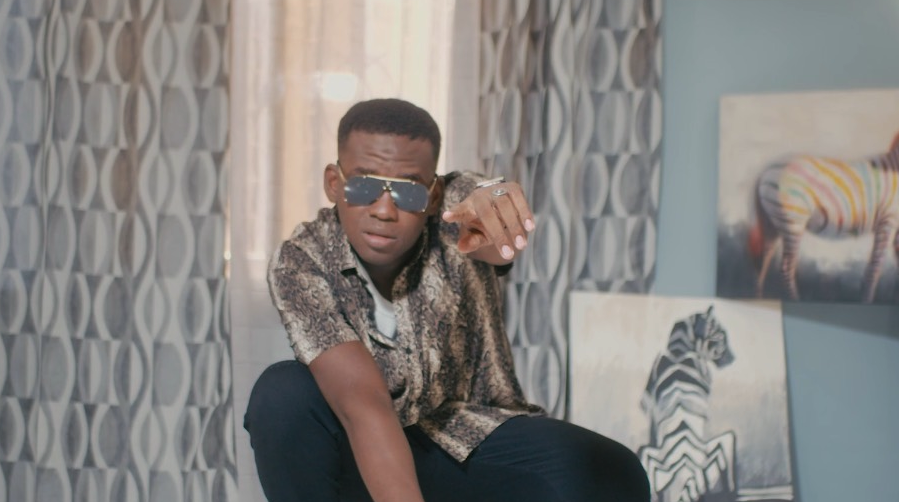 Photo de Mac Junior nous dévoile son « Préféré »