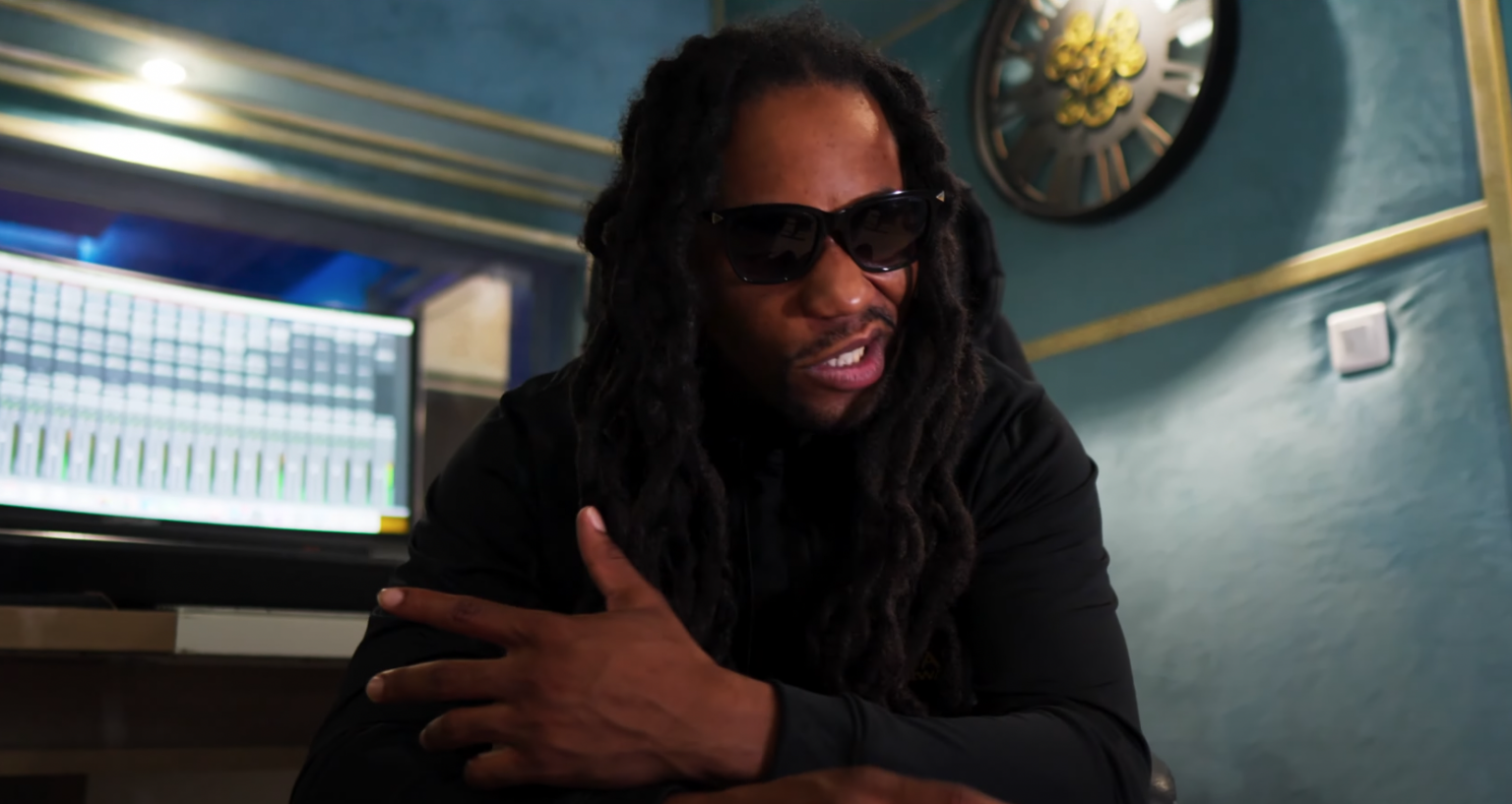 Photo de Strenj, en mode « REMONTADA » pour son nouveau clip