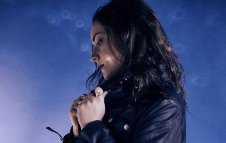 Photo de « Tout est éteint » dans le nouveau clip d'Orlanne