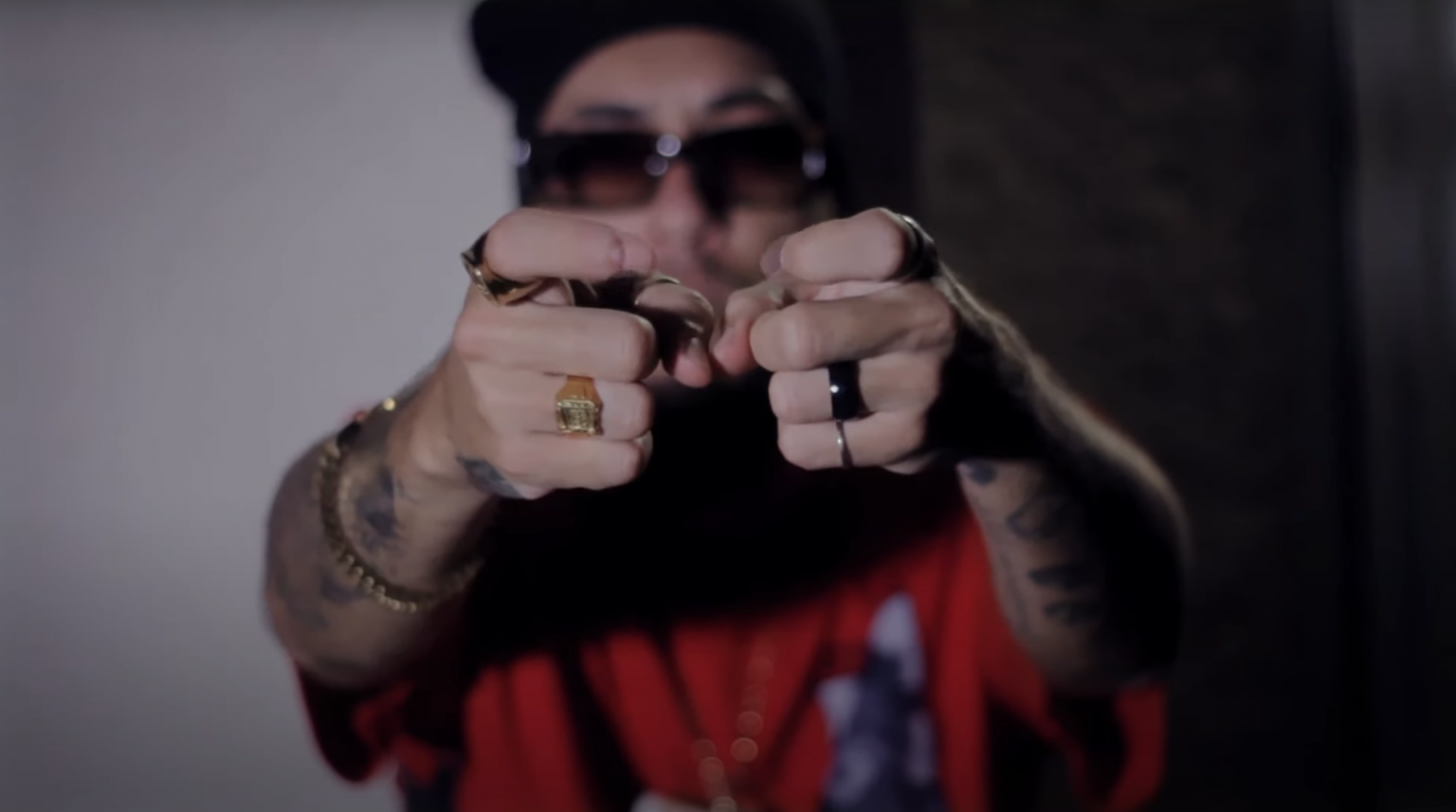 Enjaillez-vous avec « LDDB », le nouveau clip de El Sergento et YanaBloodz Photo de Enjaillez-vous avec « LDDB », le nouveau clip de El Sergento et YanaBloodz