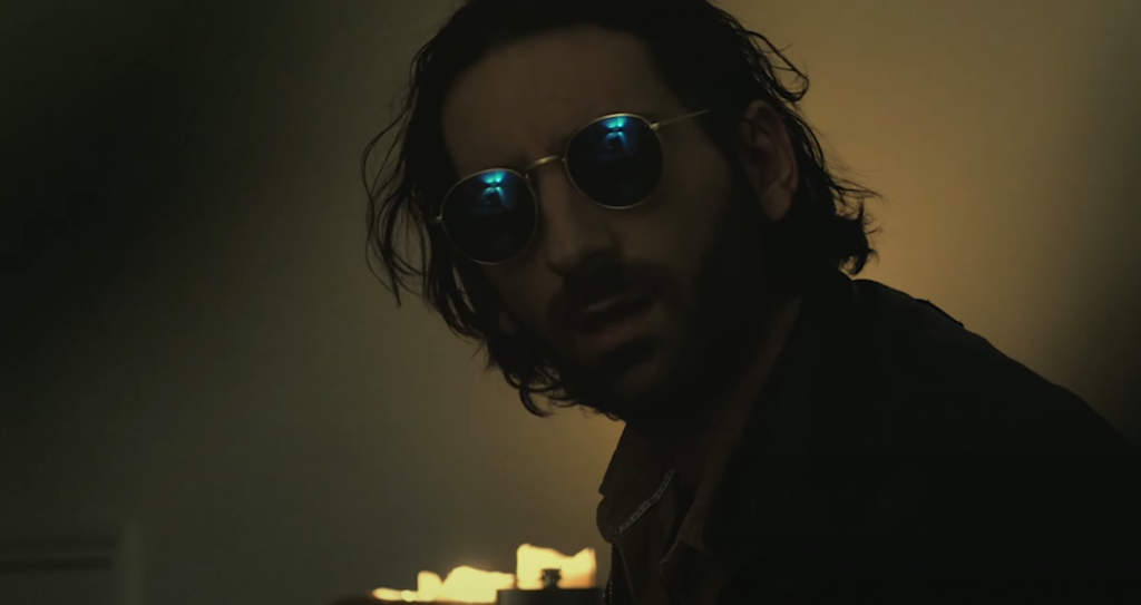 PONCE y va « STEP BY STEP » dans son nouveau clip Photo de PONCE y va « STEP BY STEP » dans son nouveau clip