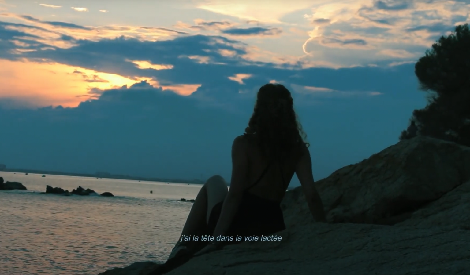 Photo de Loomy dévoile son tout premier clip officiel, « Balade planétaire »