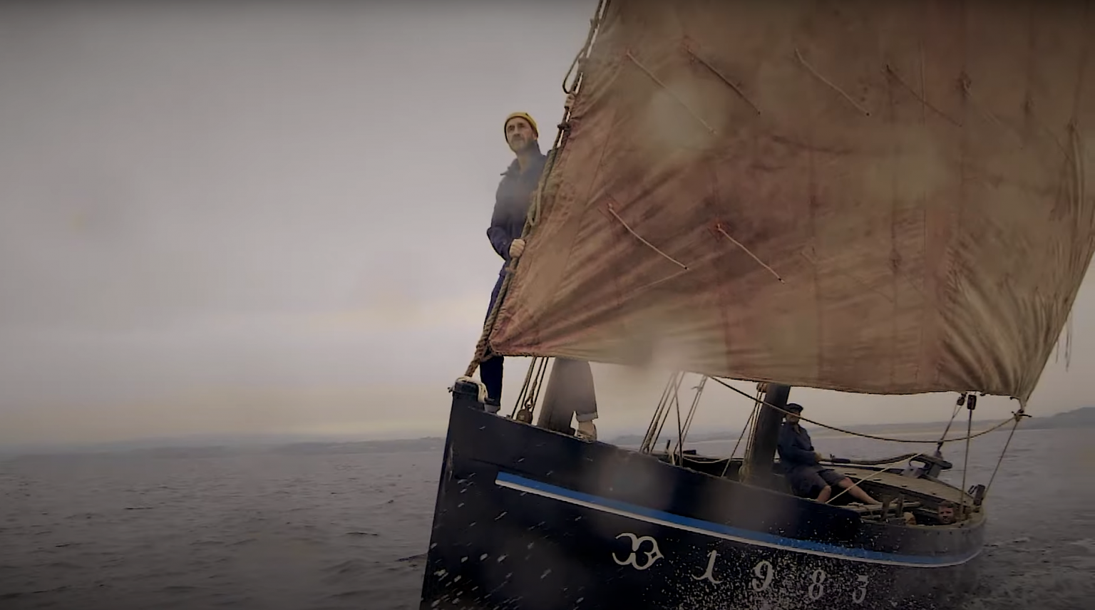 Photo de Attention, ça va « TANGUER! » avec le nouveau clip de Tom Poisson