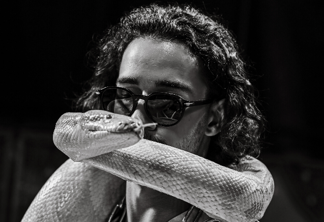 Photo de Photo de ANV raconte ses « SACRIFICE » dans son nouveau clip