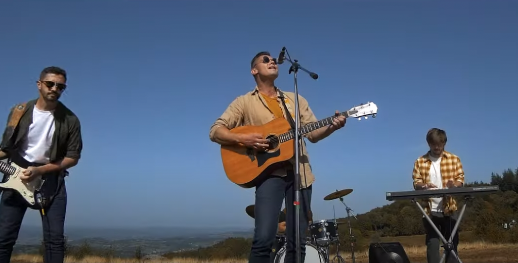 Partez sur la route pour « Télégraphe Road », le nouveau clip de Talis ! Photo de Partez sur la route pour « Télégraphe Road », le nouveau clip de Talis !