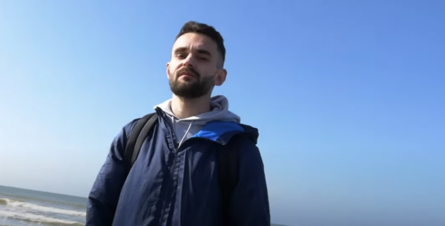 Photo de Teuf met sa « Peine » de côté pour son nouveau clip