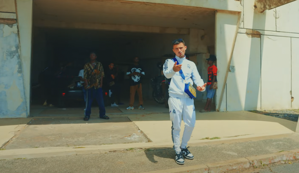 Photo de RK'M raconte son histoire dans son nouveau clip « La ruse »