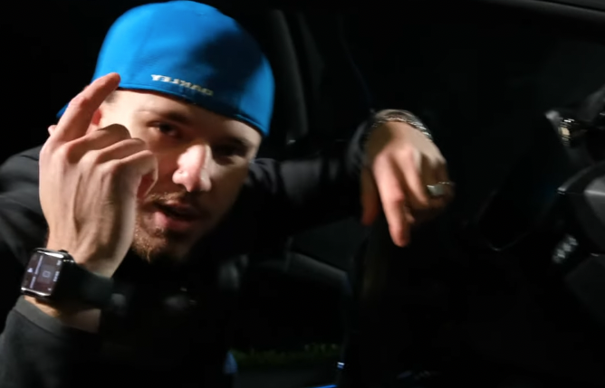 Photo de Tomsko allume la prod' à la « Shevchenko » dans son nouveau clip