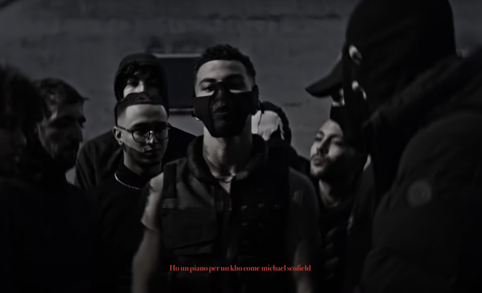 Photo de Gros « Big Bounce » dans le nouveau clip d'Ena