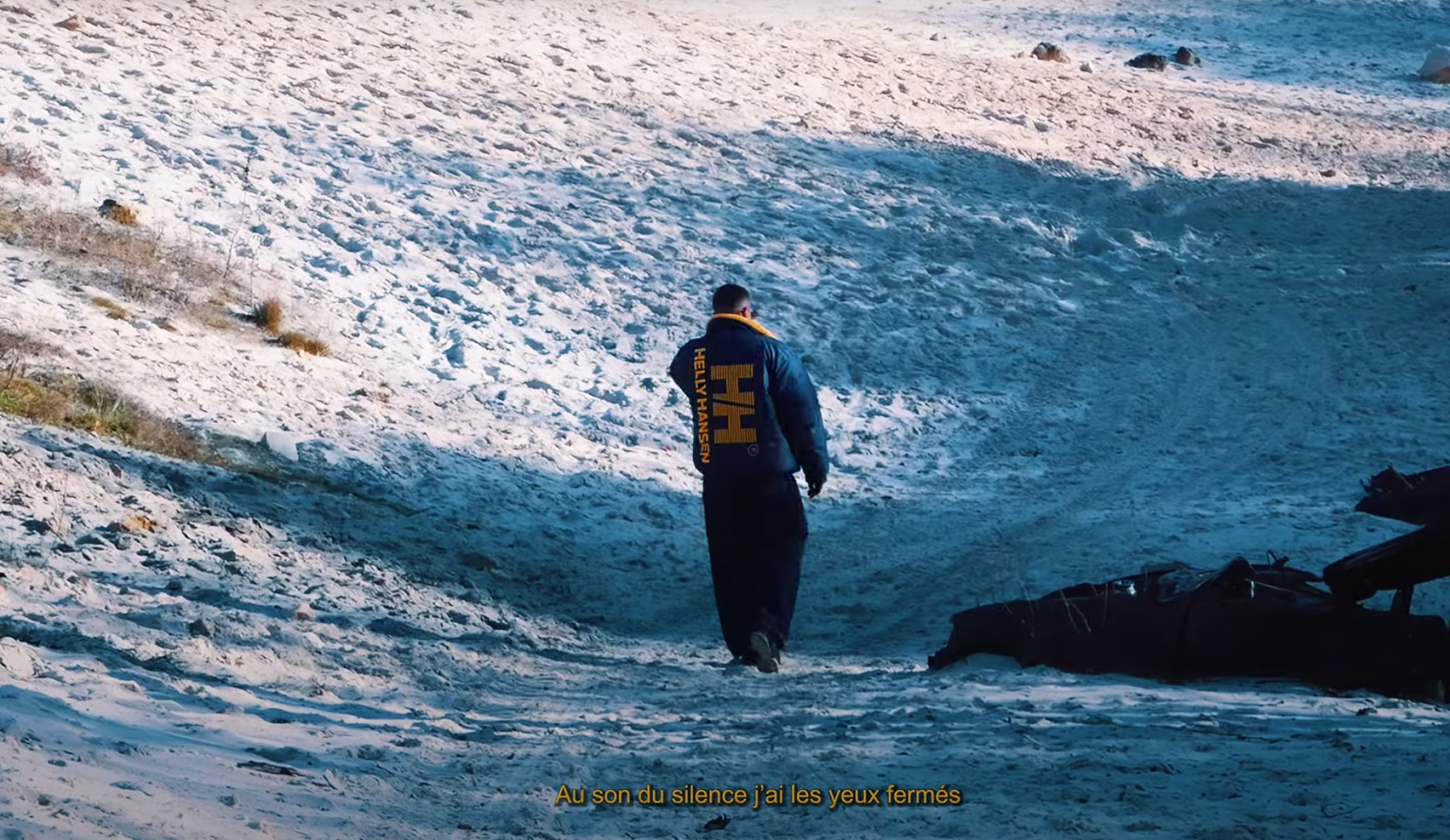 DJALI essaye de passer à « Autre Chose » avec son nouveau clip Photo de DJALI essaye de passer à « Autre Chose » avec son nouveau clip