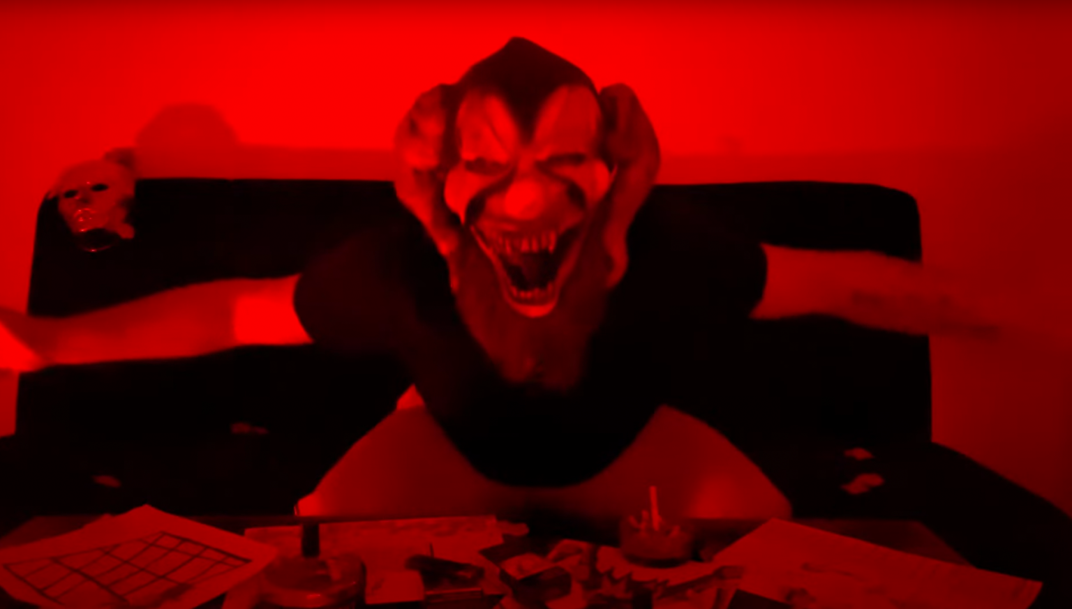 Photo de « Les larmes ne coulent plus » dans le nouveau clip de Shaco