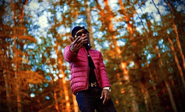 Photo de Pour Alpatch Jdr, c'est « Gun Ou Rose » dans son nouveau clip