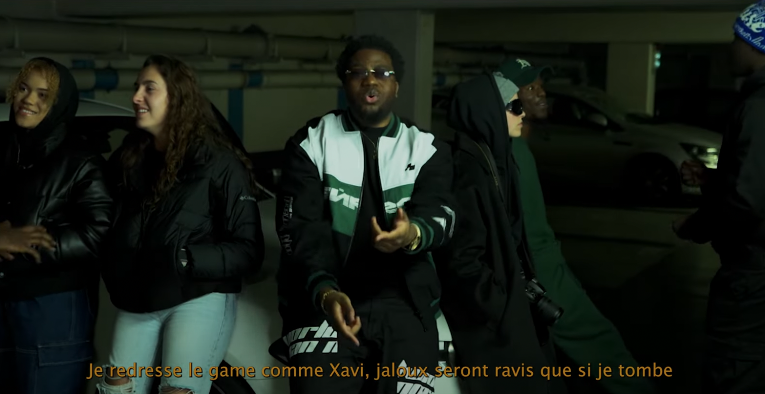 Photo de GOUROU vise la « LUNA » dans son nouveau clip