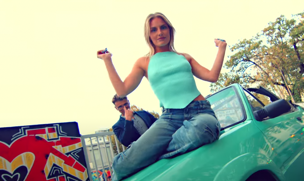 Photo de SAM & Allen B font équipe contre les « Idiot » dans leur nouveau clip