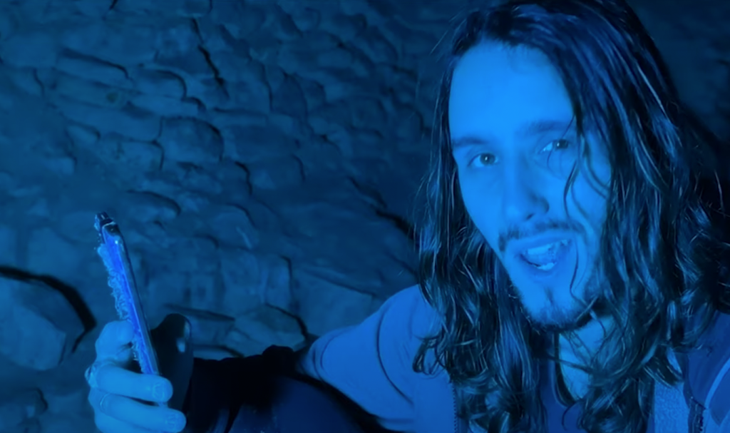 Photo de Alpha Sensei est sur la « BuzzLine » dans son nouveau clip