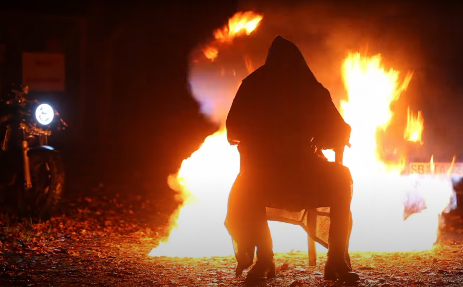 Photo de Limpré voit la vie en « BLEU » dans son nouveau clip
