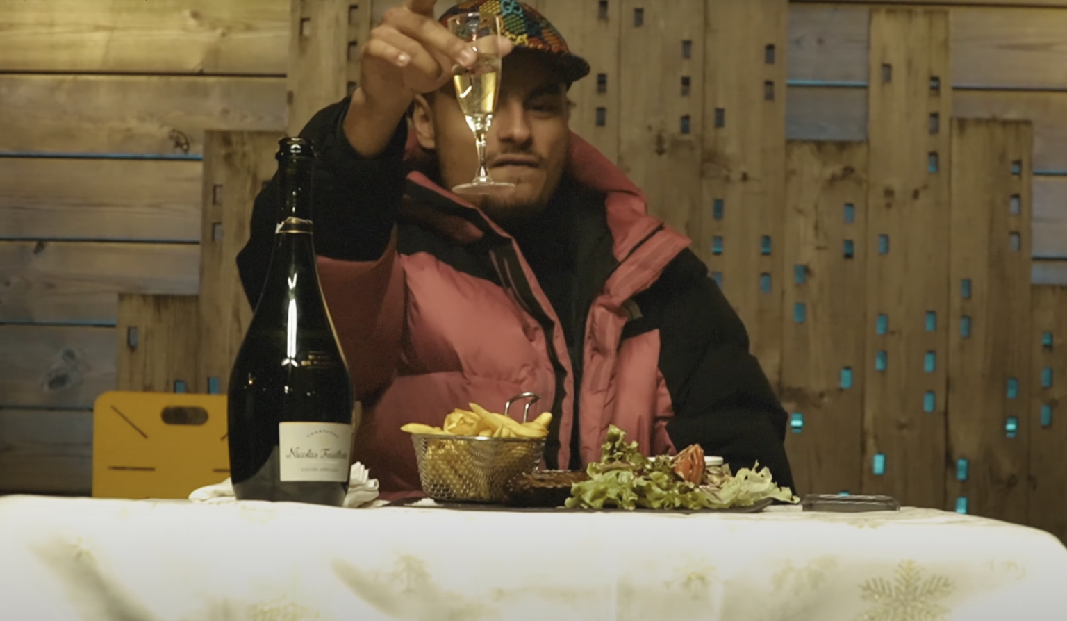 Photo de « PAS DE TEMOINS » dans le nouveau clip de REPTINKS