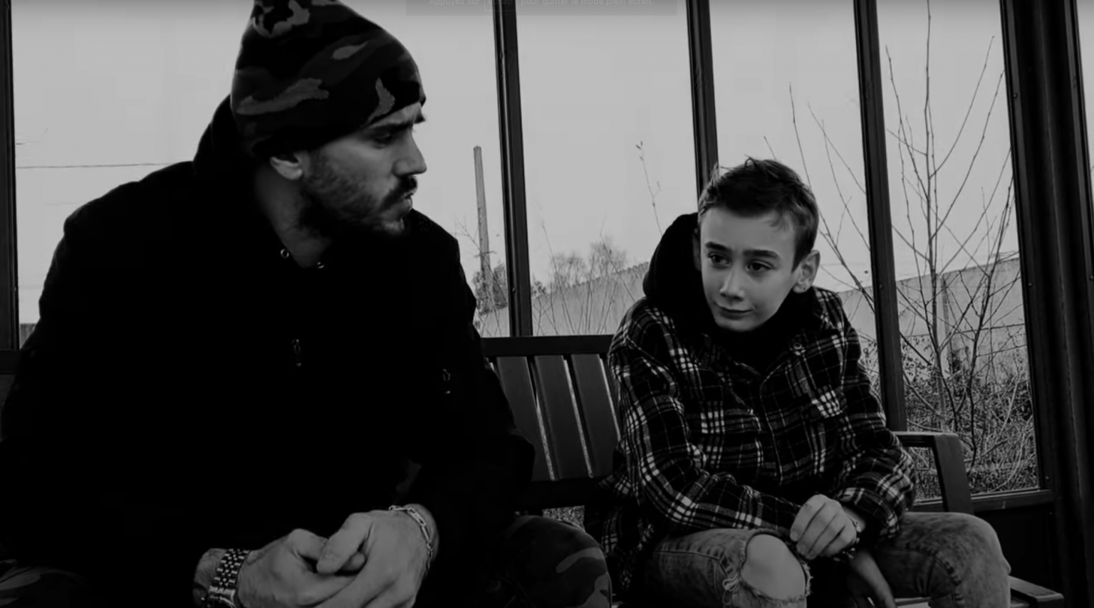 Photo de Vibrez avec « T'en fais pas », le nouveau clip de NINOFF