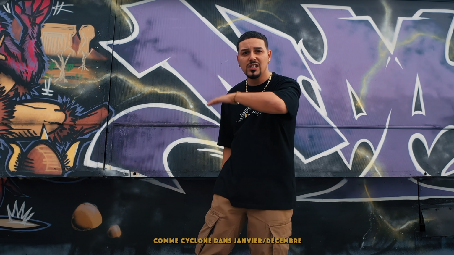 Photo de ROW LINGSTONE, en mode « HOMELANDER » dans son nouveau clip