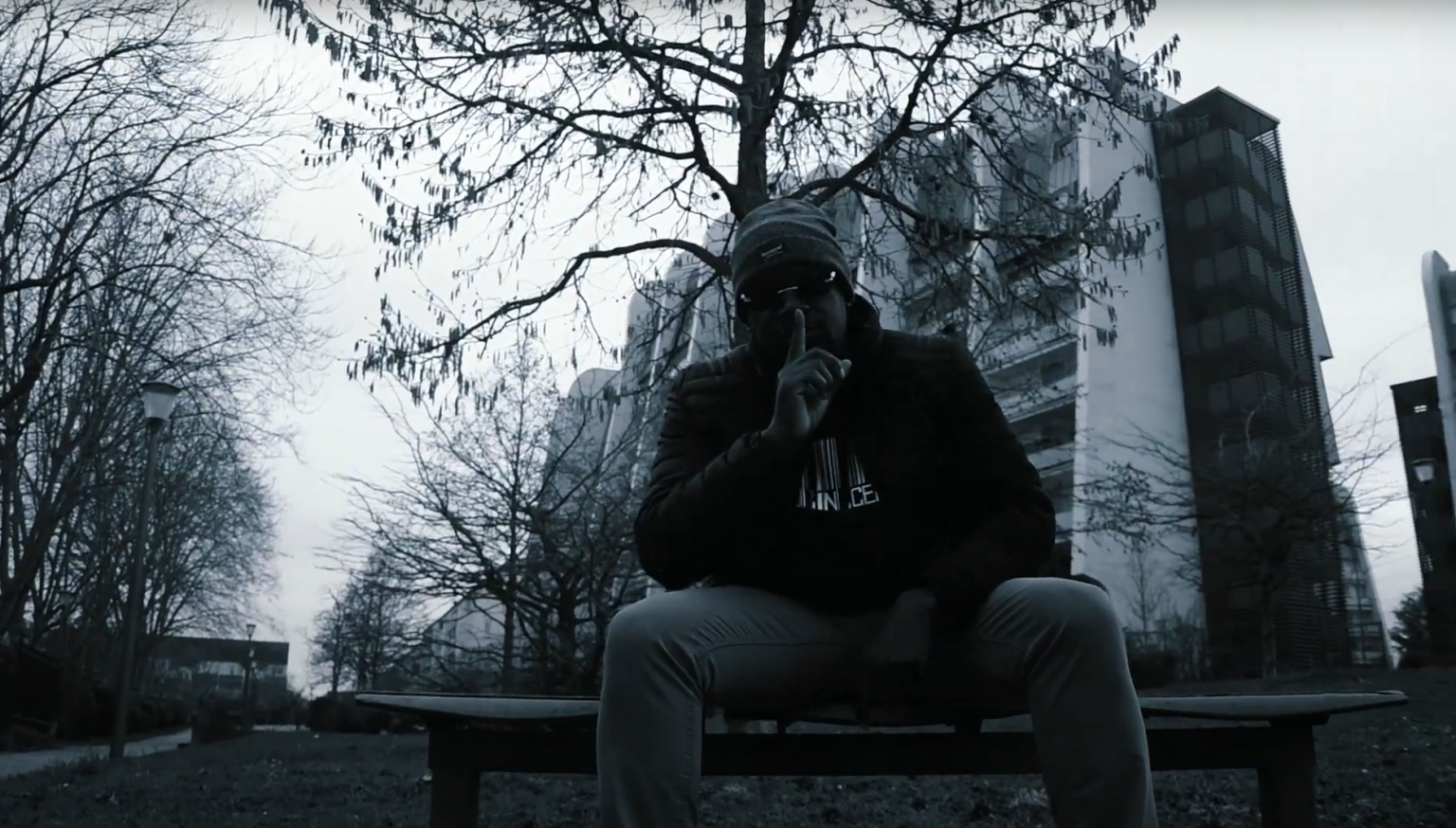 Photo de ARBO rappe pour la « Génération Raï » dans son nouveau clip