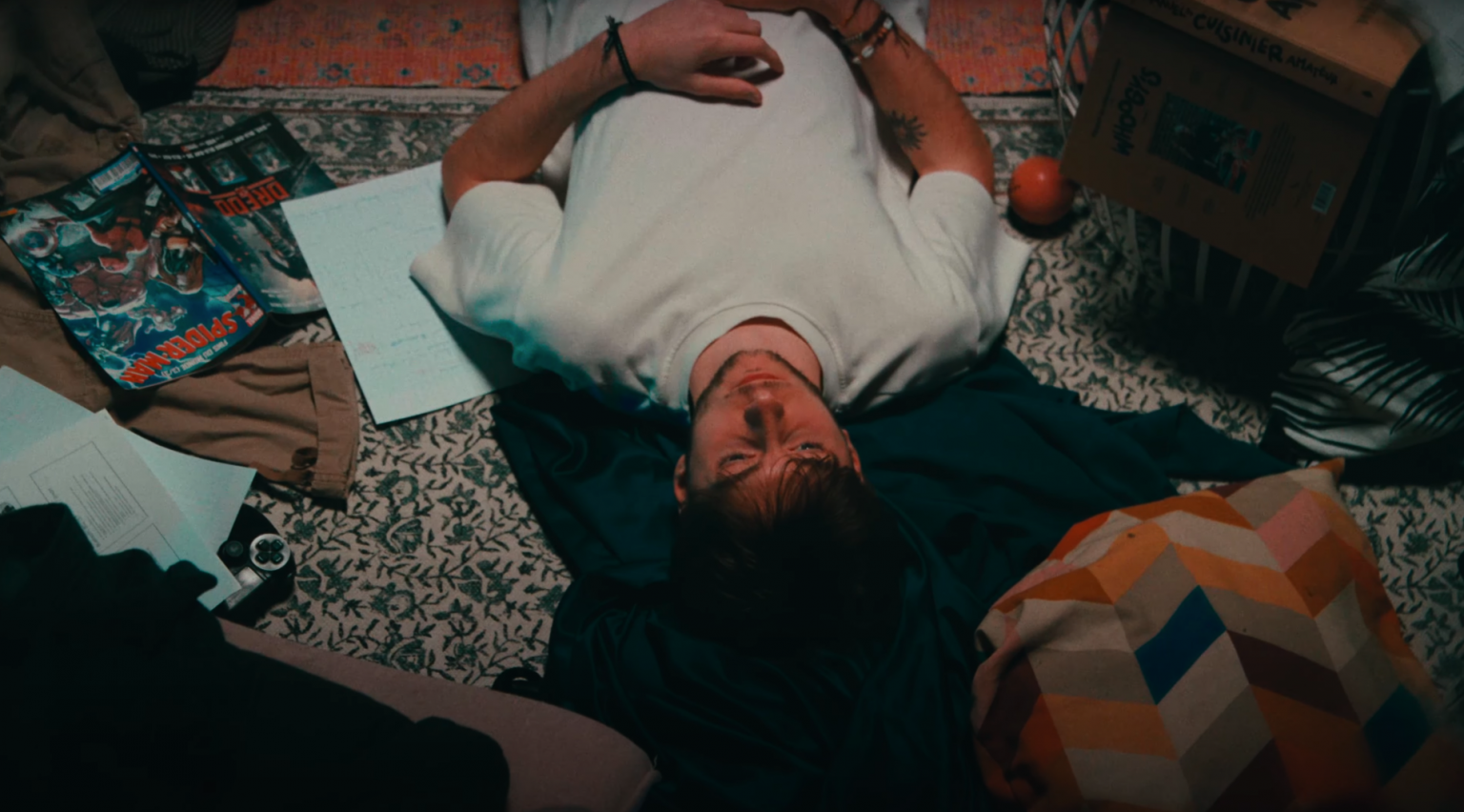 Photo de icare « tourne en rond » dans son nouveau clip