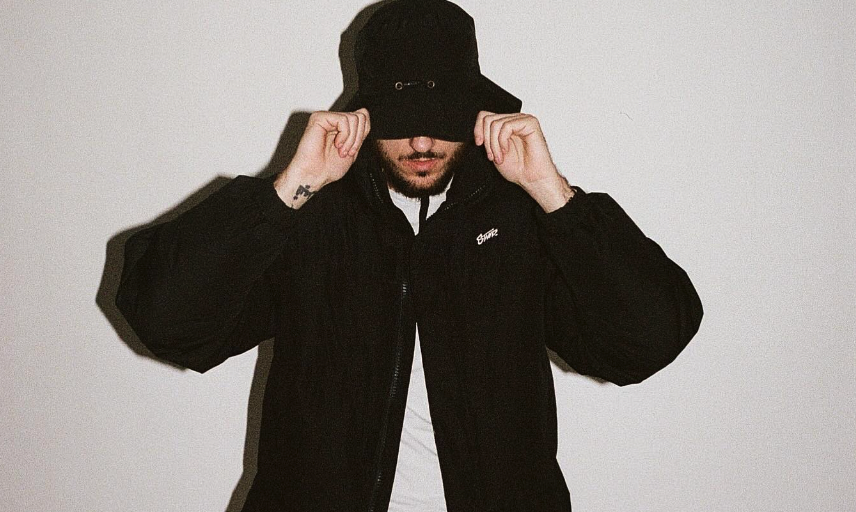 DJALI le fait « Sans Arrêt » dans son nouveau clip Photo de DJALI le fait « Sans Arrêt » dans son nouveau clip