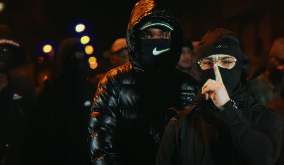 Photo de Grosse connexion entre L'BONVIEU9.3 et KRAPULE pour leur nouveau clip « 100TRACES »