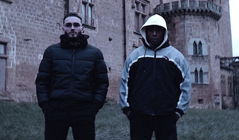 Photo de Smerimes envoie du très lourd dans son nouveau clip « Royauté »