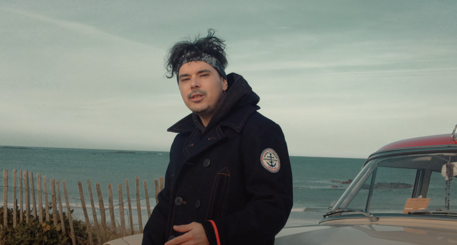 Photo de L'héros Rose tire sur notre corde sensible avec son nouveau clip « Les mots d'un père »