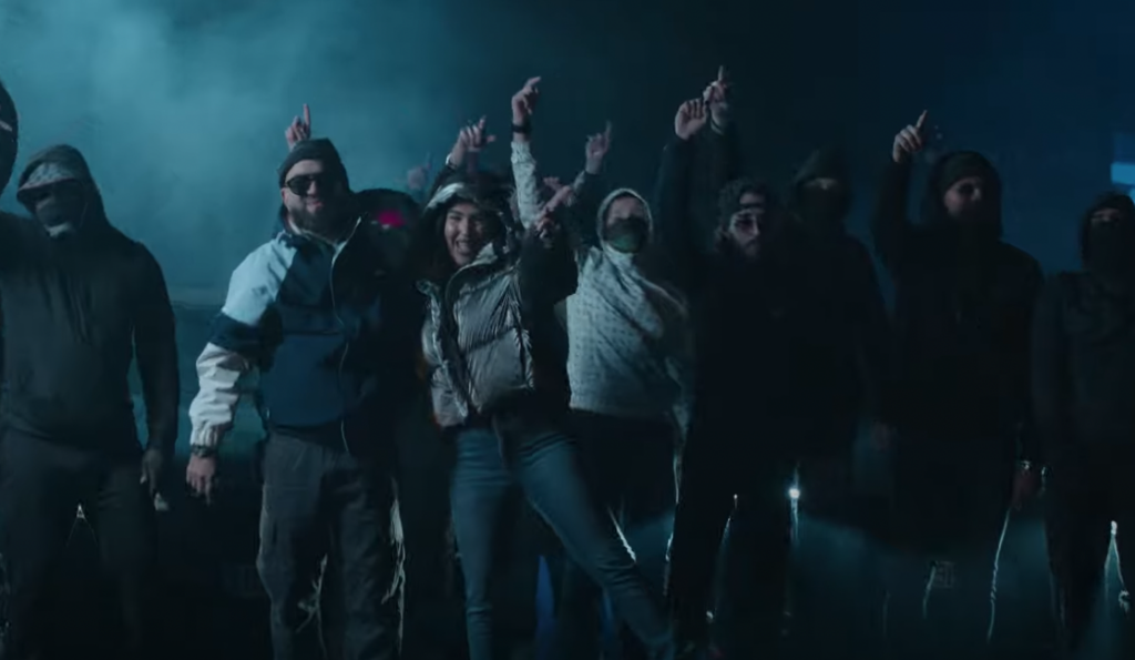 Photo de KEYBEE fait tourner les têtes dans son nouveau clip « Pas de Chance »