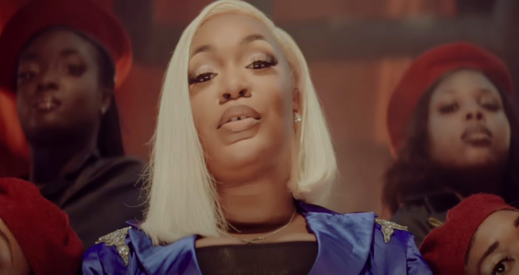Photo de JOSEY fait tourner les têtes dans son clip « JE TE KALA PAS »