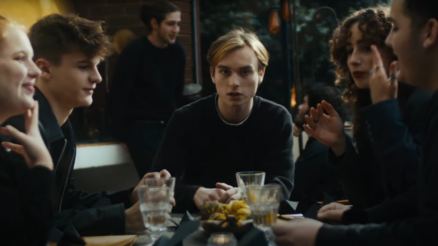 Photo de Félicien Adam, en plein « Crash » dans son nouveau clip