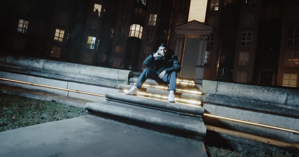 Photo de Liris met le feu dans son nouveau clip « Tu Payes »