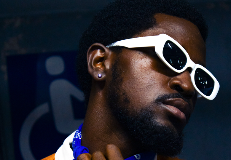 Photo de Day D triomphe avec « Gagnant »