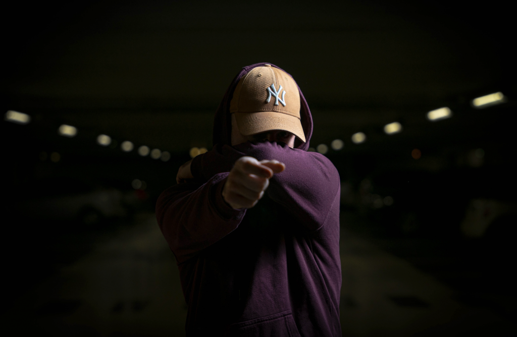 Photo de BEATELJOUSS vise « DANS LE MILLE » avec son nouveau clip