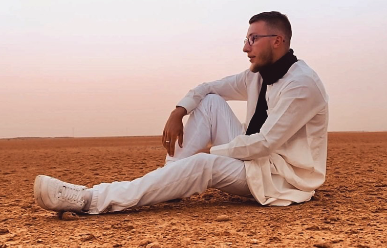 Photo de SF Le Vrai impose son univers avec « Pas besoin »