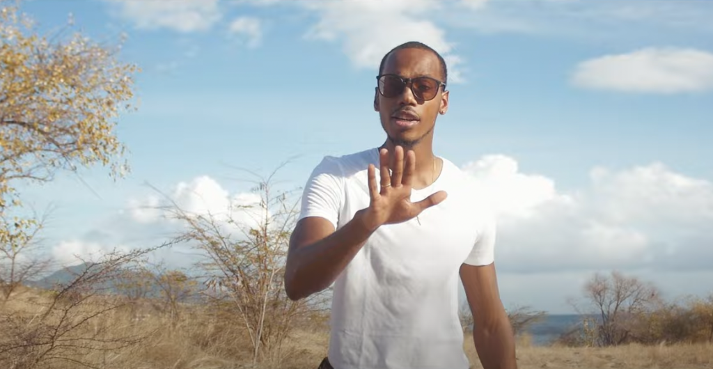 JF MIKE nous apprend à « VIVRE » l’instant présent dans son nouveau clip Photo de JF MIKE nous apprend à « VIVRE » l'instant présent dans son nouveau clip