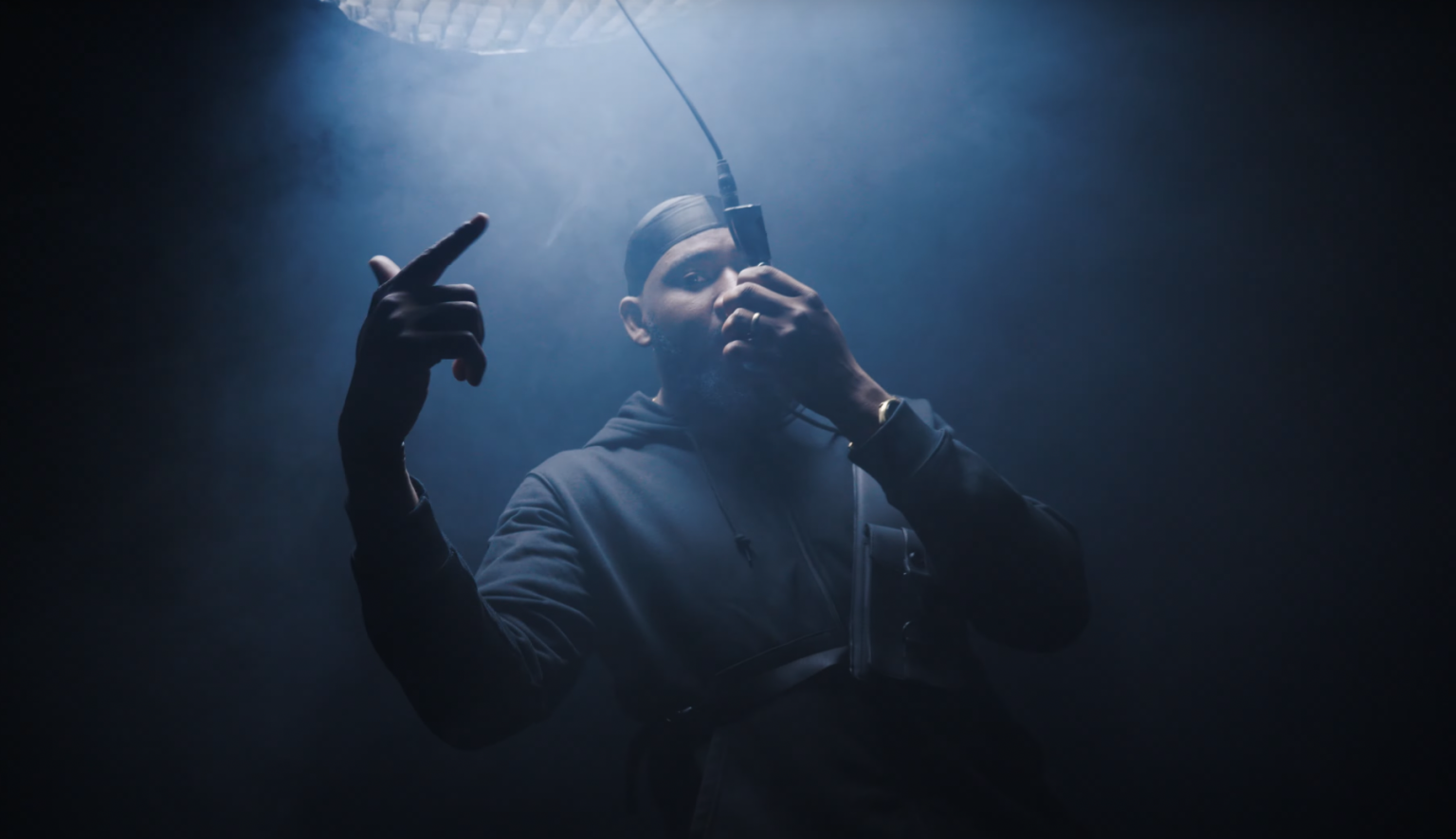 Photo de Kinash révolutionne le game avec son nouveau clip « Sono »