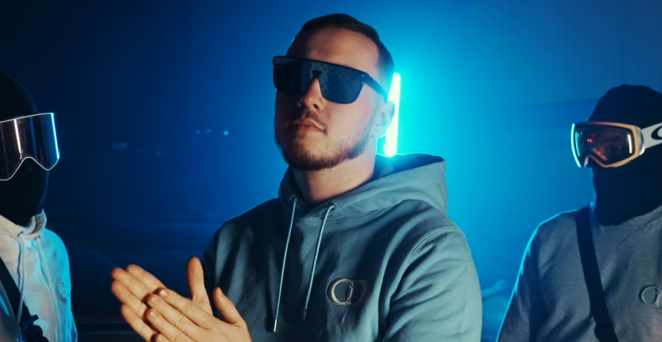 Photo de RH accélère le rythme avec son nouveau clip « Bugatti »