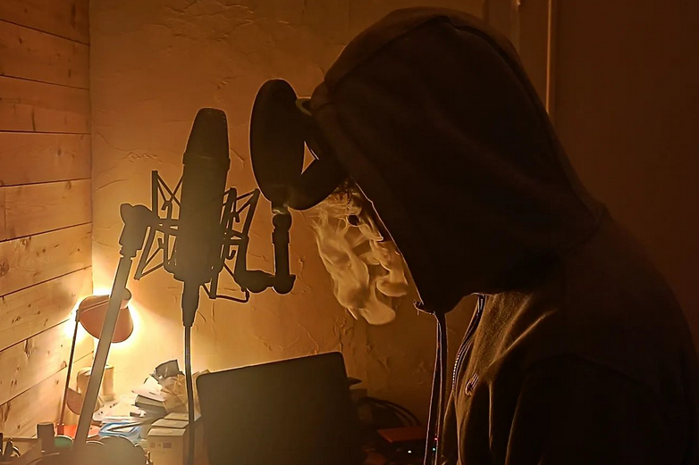 Photo de AXL explore les dualités de la réussite dans son clip « Les Meilleurs Sont Cernés »