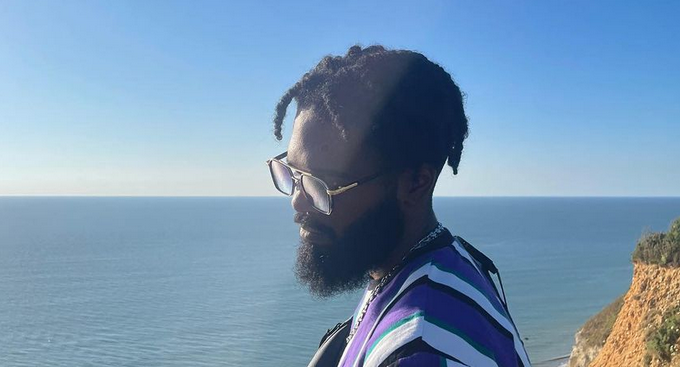 Photo de BabZ C4 confronte les « JOURS DE PLUIES » avec lyrisme et puissance