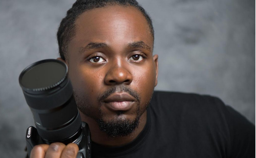 Photo de Bylon Tiassman captive avec le visuel introspectif de « En Rappel »