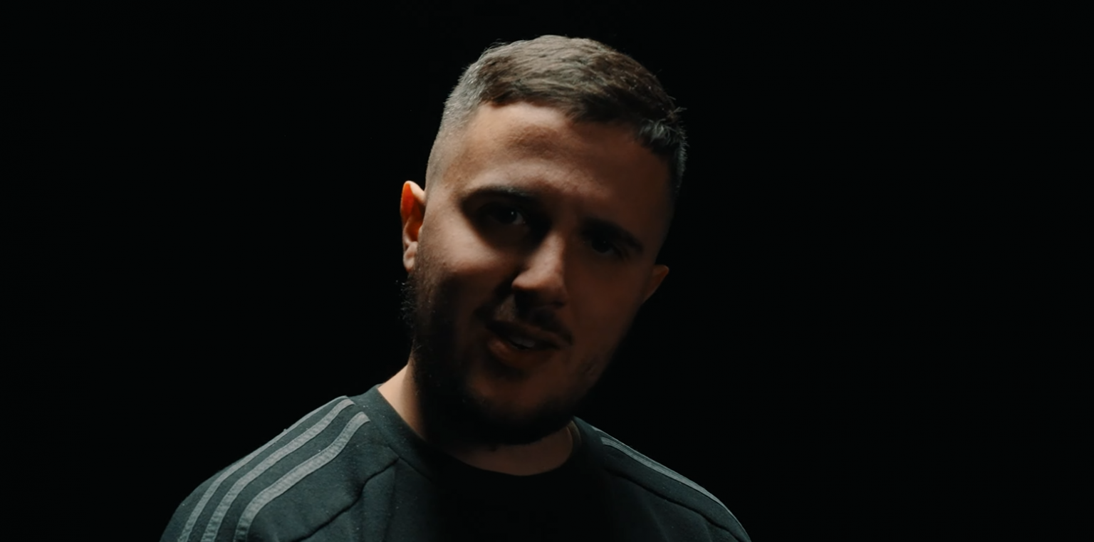 Photo de NAX explore les méandres de la rédemption dans « Disparaître »